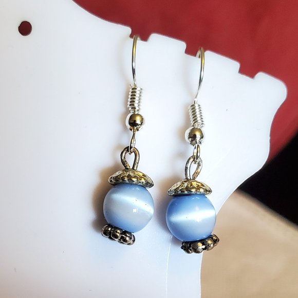 Silver Tone Hook Blue Cat's Eye Bead Earrings NWT - Picture 1 of 3